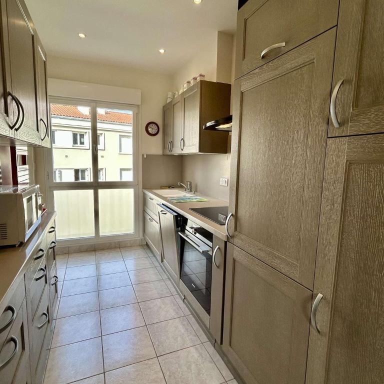 Appartement familial en hyper centre de Royan, 6/8 pers, ascenseur - FR-1-494-180 - Apartment - 2