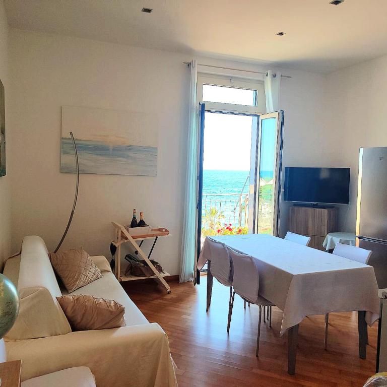 Tramonto sul Mare - Sea Suite - Appartamento con 2 Camere da Letto - 4
