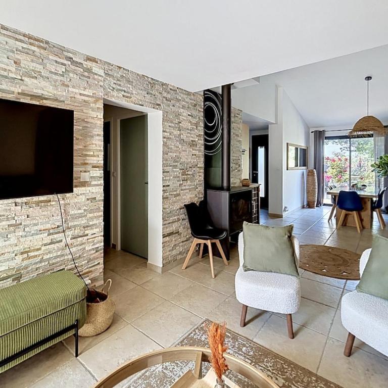Maison familiale, piscine, clim, quartier calme - Villa - 11