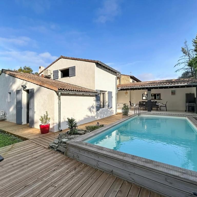 Maison familiale, piscine, clim, quartier calme - Villa - 12