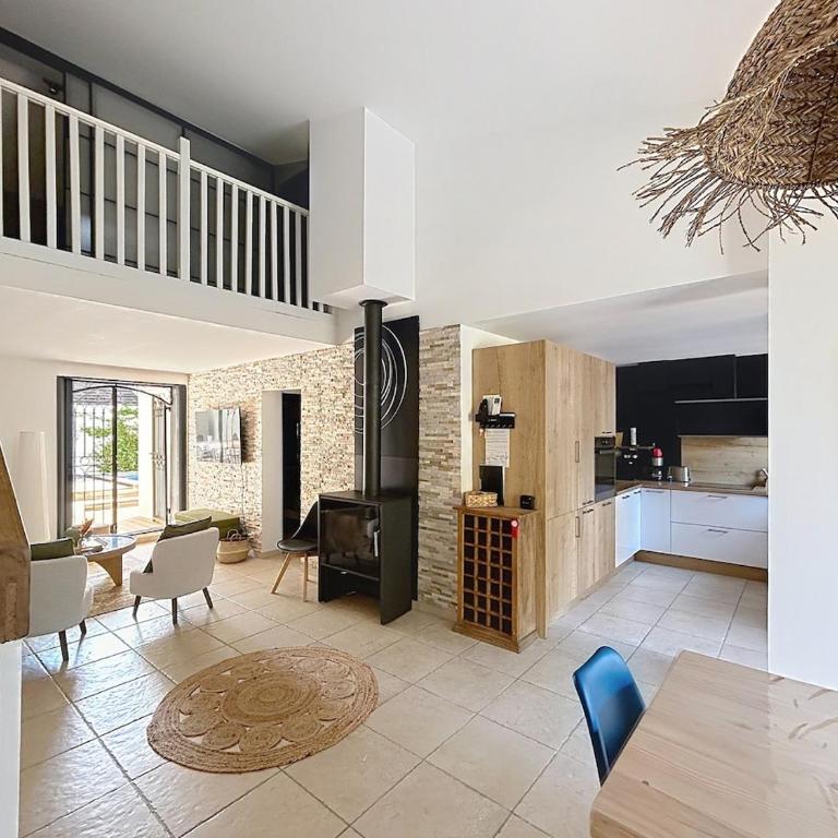 Maison familiale, piscine, clim, quartier calme - Villa - 18