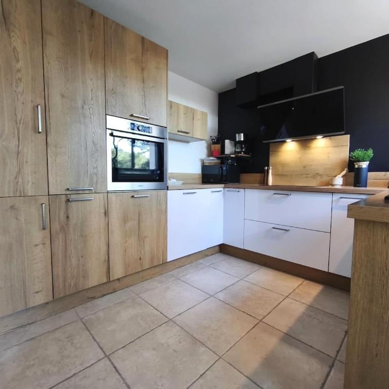 Maison familiale, piscine, clim, quartier calme - Villa - 20