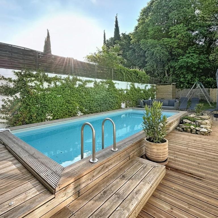 Maison familiale, piscine, clim, quartier calme - Villa - 22