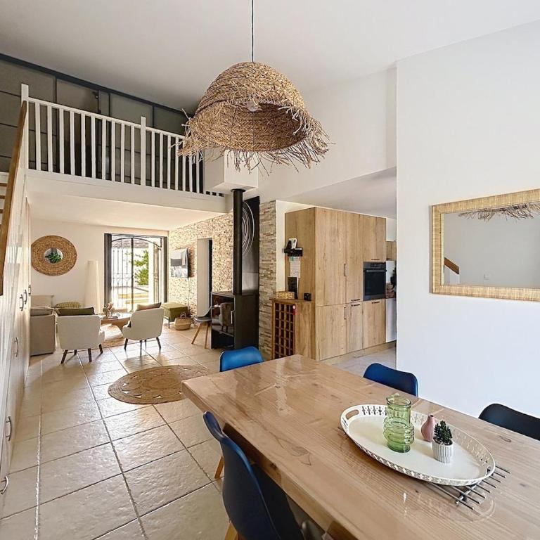 Maison familiale, piscine, clim, quartier calme - Villa - 38