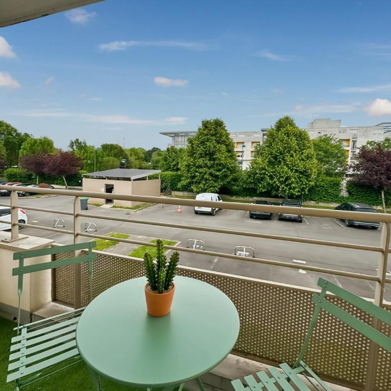 Appartement Pour 4 Personnes Disneyland - Sunny Side - Two-Bedroom Apartment - 6