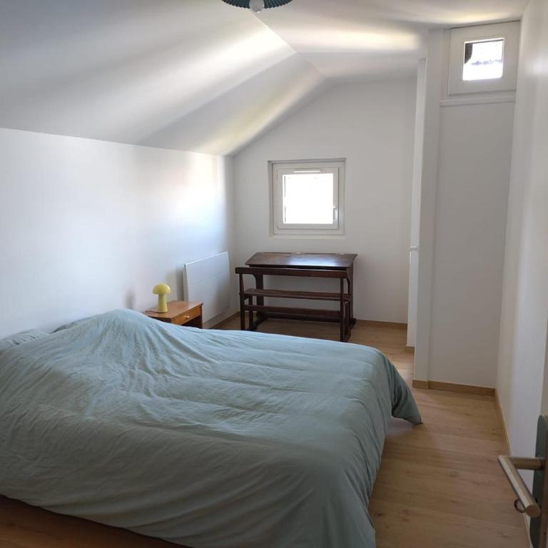 Renovated duplex, balcony, parking, 200m Lac d'Annecy - Apartamento de 4 dormitorios con balcón - 5
