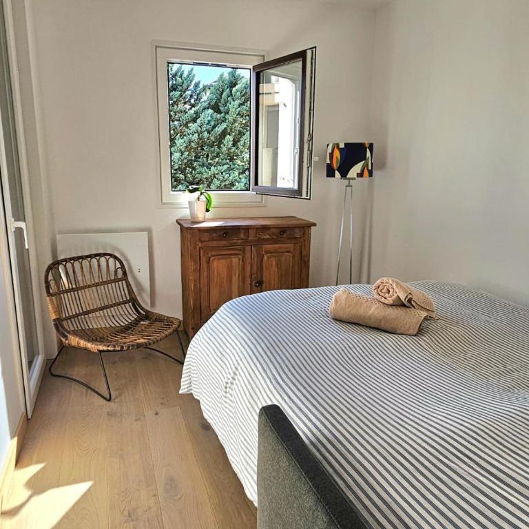 Renovated duplex, balcony, parking, 200m Lac d'Annecy - Apartamento de 4 dormitorios con balcón - 6