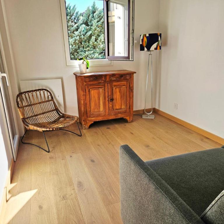 Renovated duplex, balcony, parking, 200m Lac d'Annecy - Apartamento de 4 dormitorios con balcón - 16