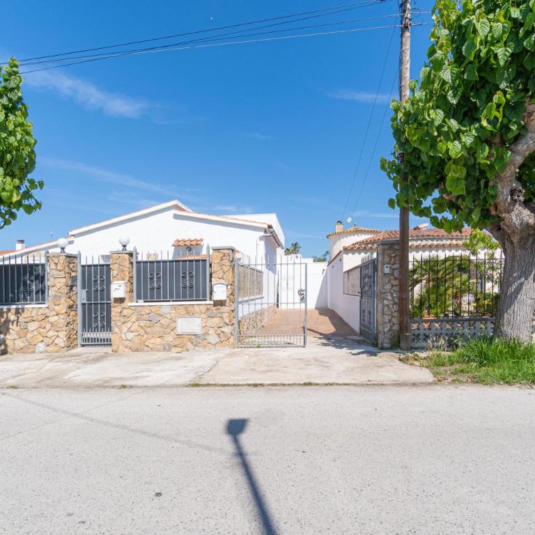 Apart-rent Casa Cap ras 0040 - Villa avec Piscine Privée - 83
