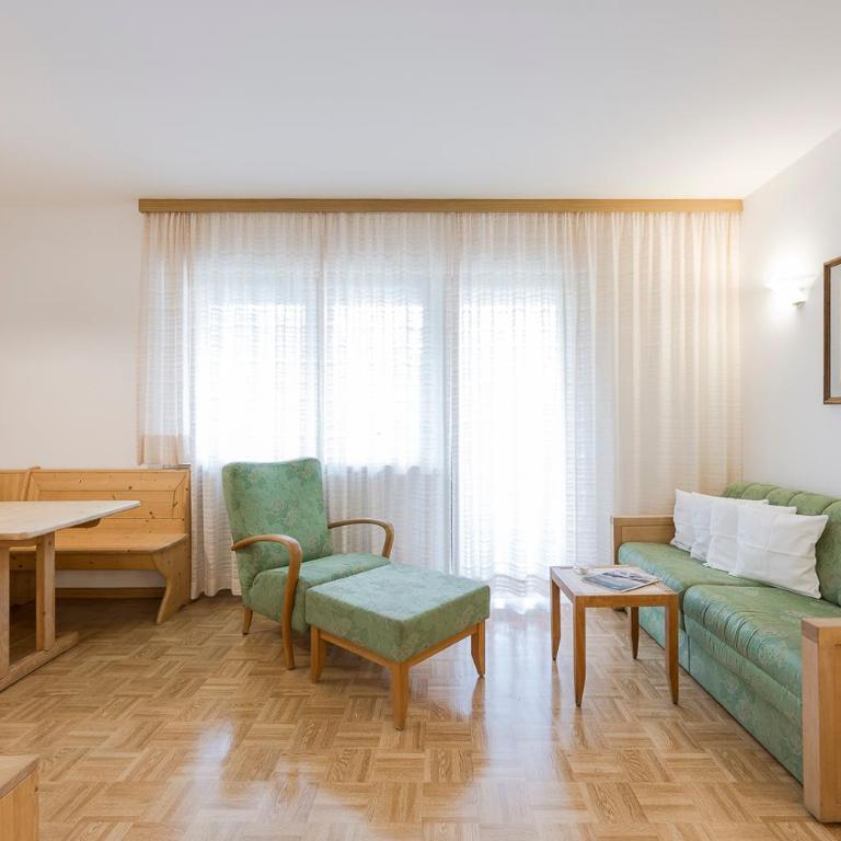 Landhaus Fux - Familienzimmer mit Bergblick - 5