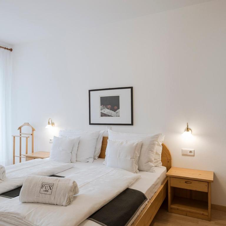 Landhaus Fux - Familienzimmer mit Bergblick - 9