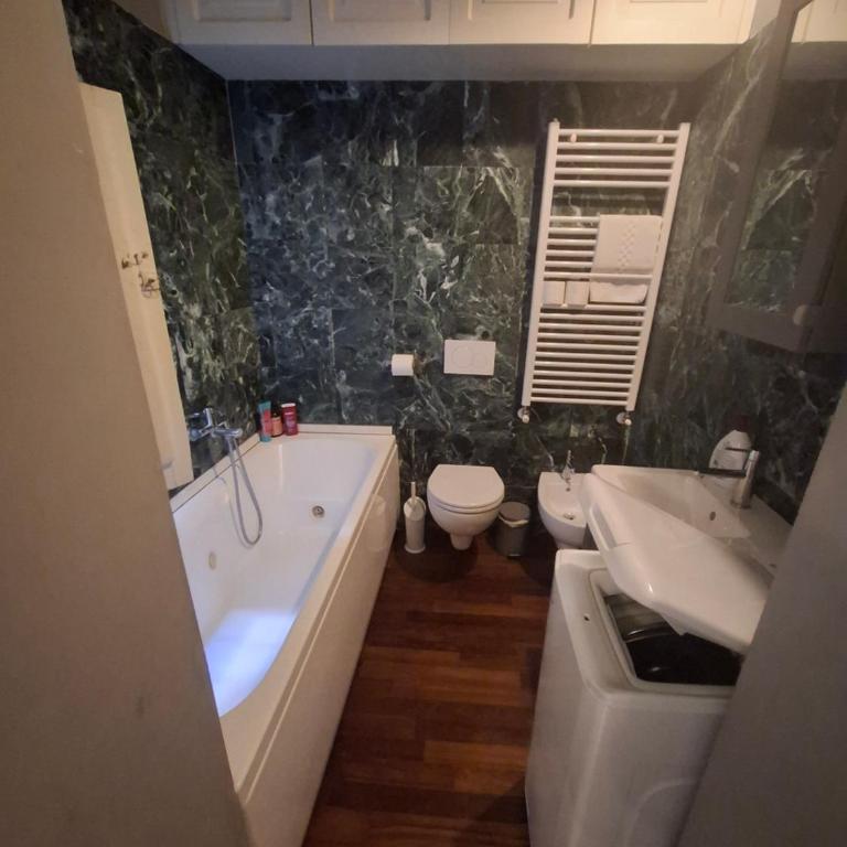 5 Terre Home - One-Bedroom Apartment - 4