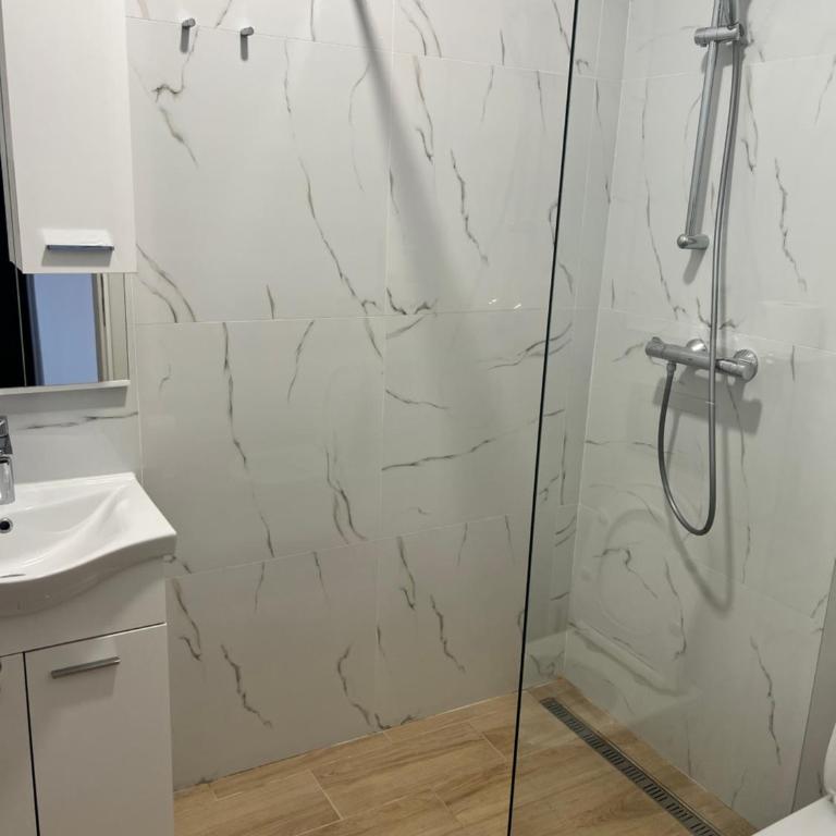 apartment with 2 bedrooms and 2 bathrooms, 90 m2 - Two-Bedroom Apartment - 7