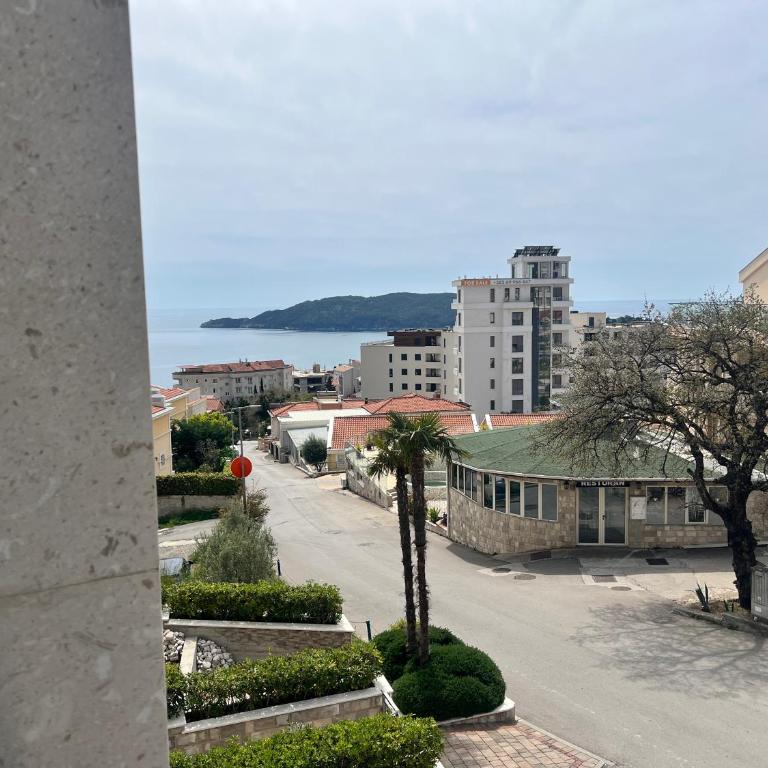 apartment with 2 bedrooms and 2 bathrooms, 90 m2 - Two-Bedroom Apartment - 9