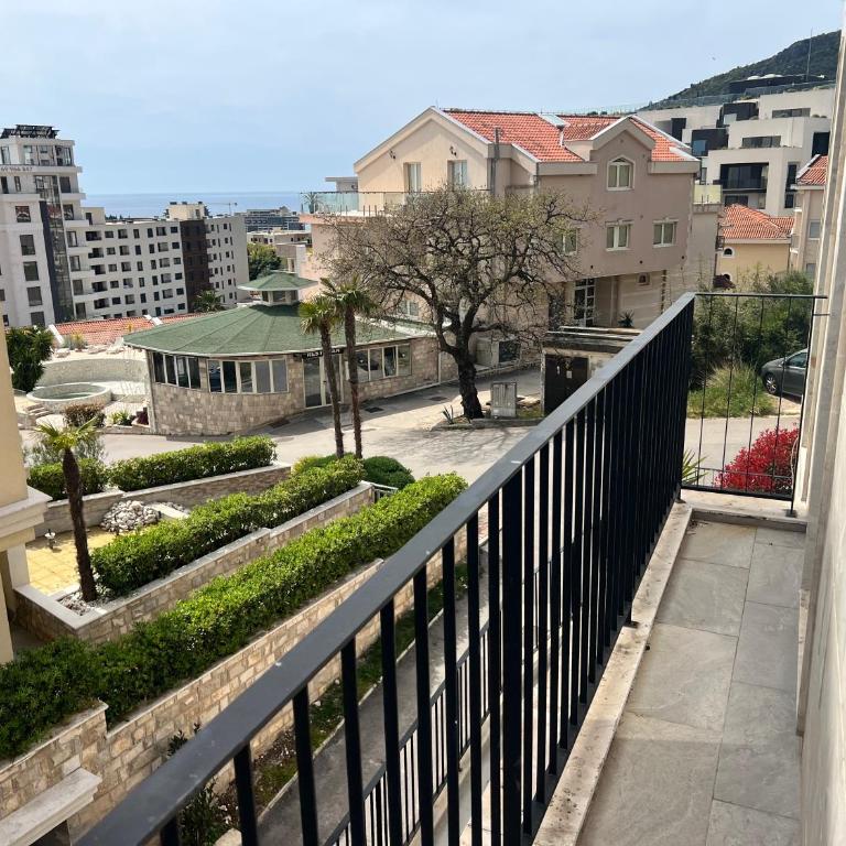 apartment with 2 bedrooms and 2 bathrooms, 90 m2 - Two-Bedroom Apartment - 13