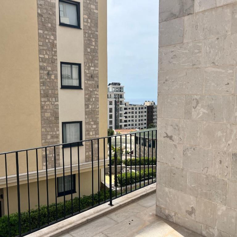 apartment with 2 bedrooms and 2 bathrooms, 90 m2 - Two-Bedroom Apartment - 22