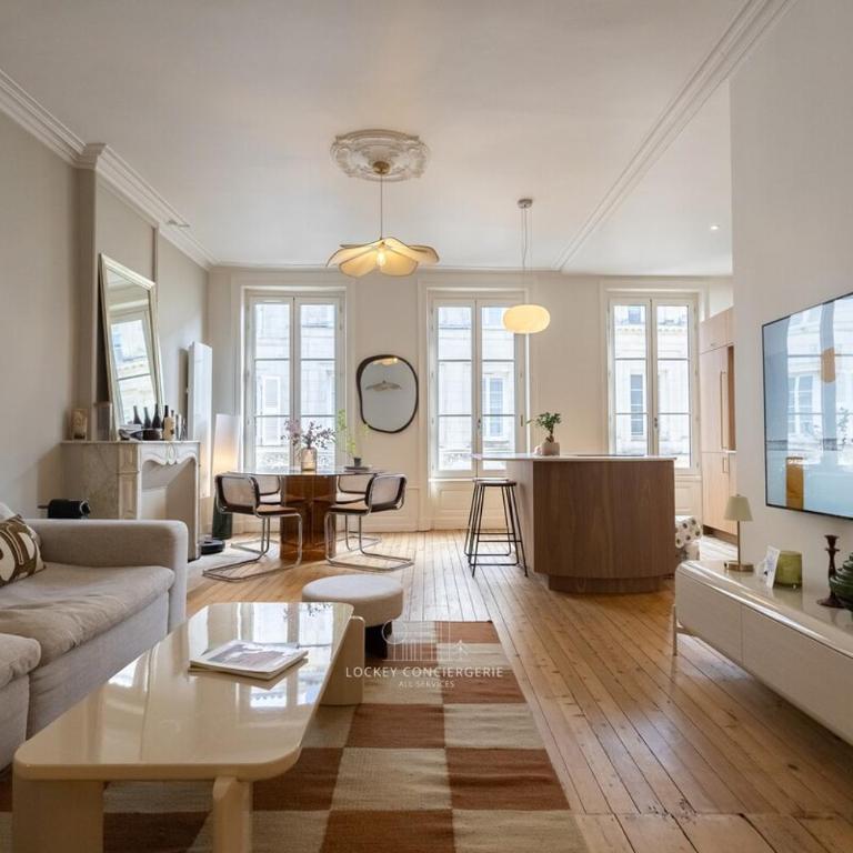 Élégance haussmannienne au cœur du Vieux-Port - Appartement - 3