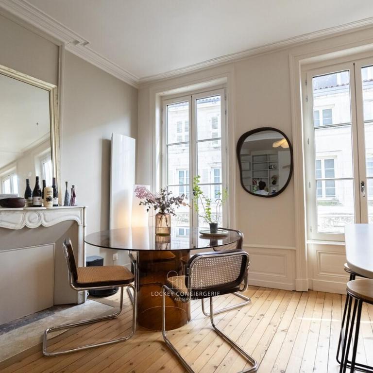 Élégance haussmannienne au cœur du Vieux-Port - Appartement - 51