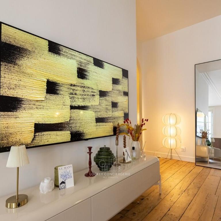 Élégance haussmannienne au cœur du Vieux-Port - Appartement - 61