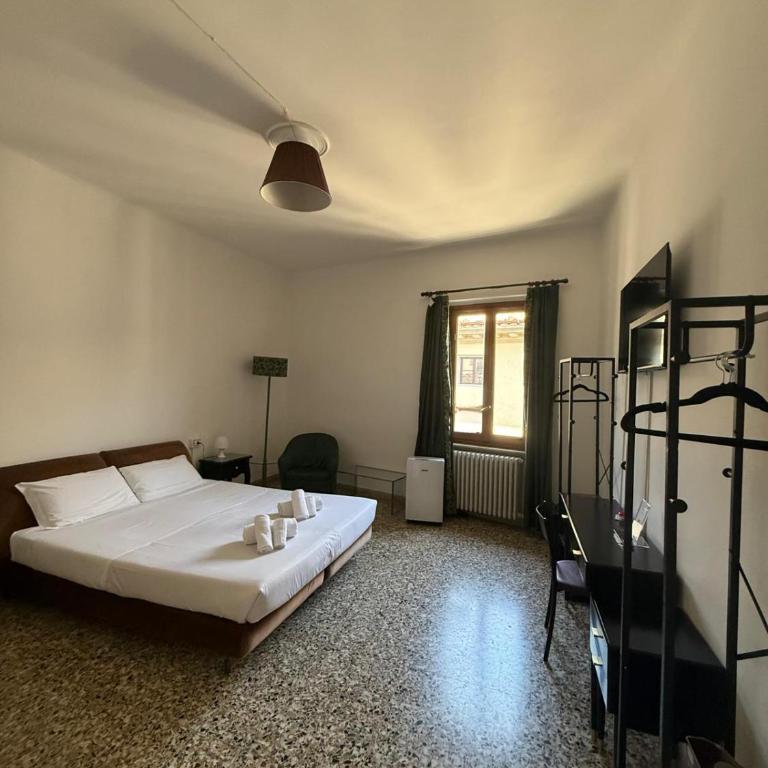Hotel Montreal - Two-Bedroom Standard Apartment - Separate Building - 3