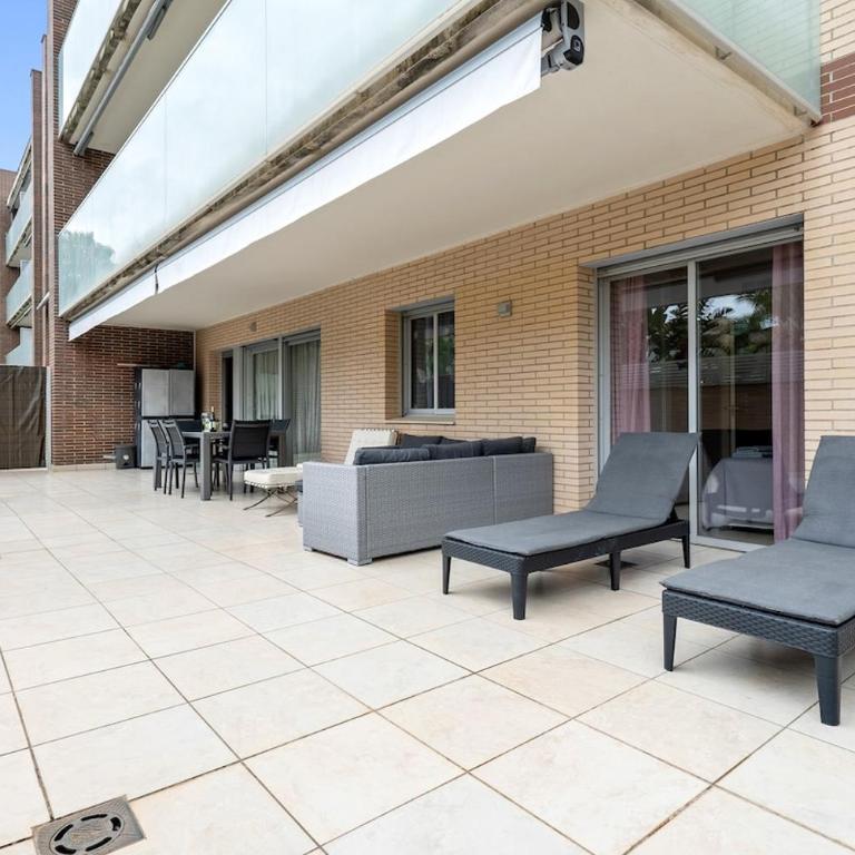 Family apartment with big terrace - Three-Bedroom Apartment - 9