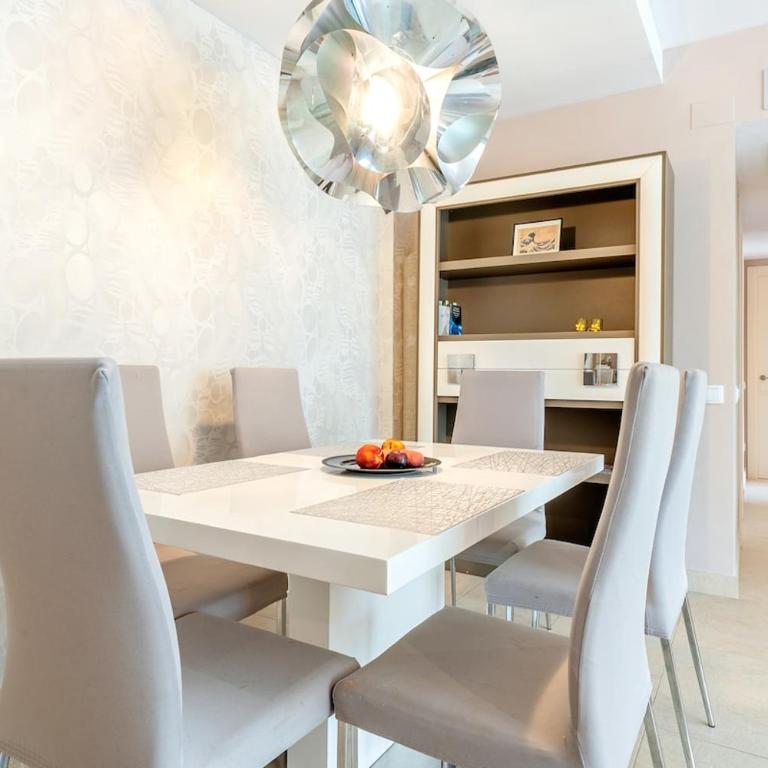 Family apartment with big terrace - Three-Bedroom Apartment - 14