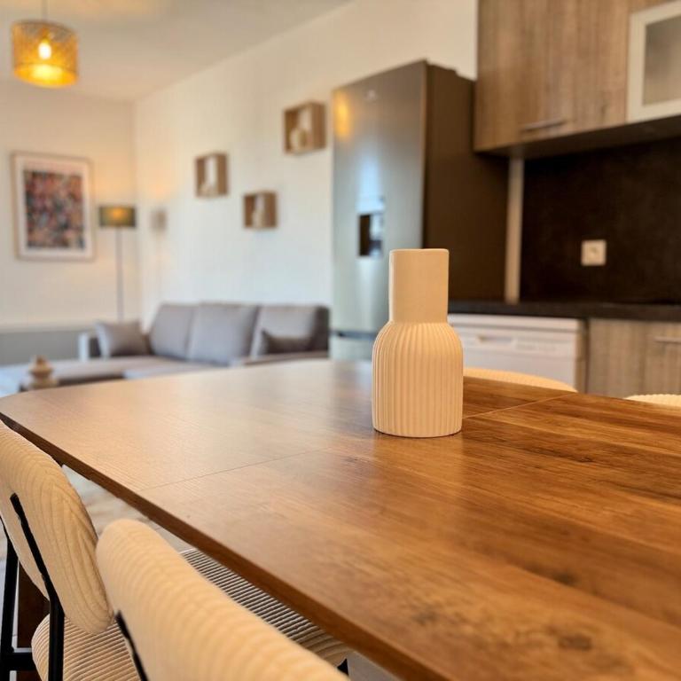 Appart de ville avec parking - Appartement - 17