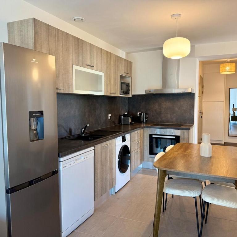 Appart de ville avec parking - Appartement - 7