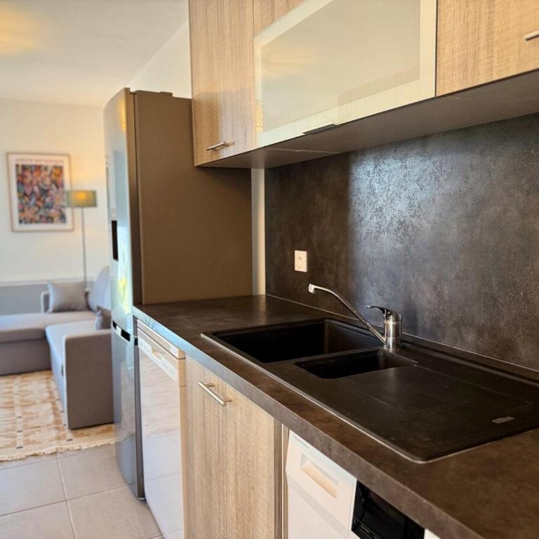 Appart de ville avec parking - Appartement - 16