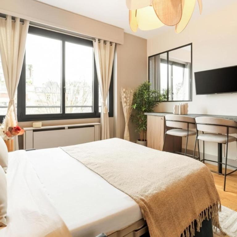 Eiffel Tower - Premium apartment with balcony and lift for 4 - Appartement - 30