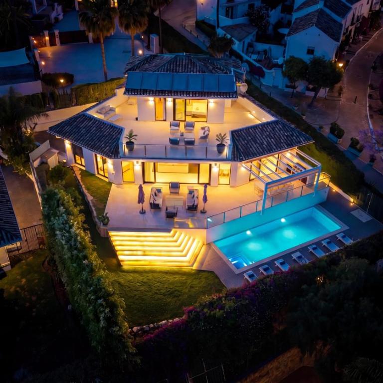 VACATION MARBELLA I Villa Sharma, Sea View Villa, Prime Location, Heated Pool, Sauna, Cine & Entertainment Room, Close to The Beach and Puerto Banus - Villa Supérieure - 4