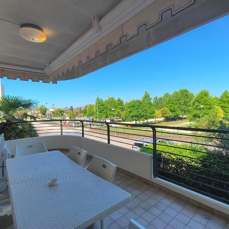 Residence Aurora Park - Appartamento Deluxe con 2 Camere da Letto e Balcone - 6