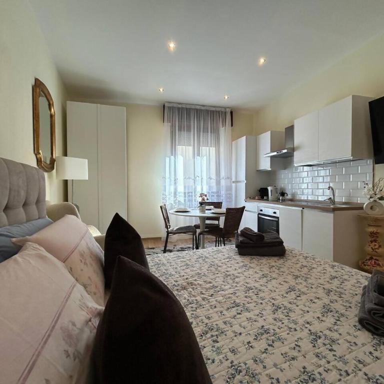 Valverde Apartments and Room - Monolocale Deluxe - 1