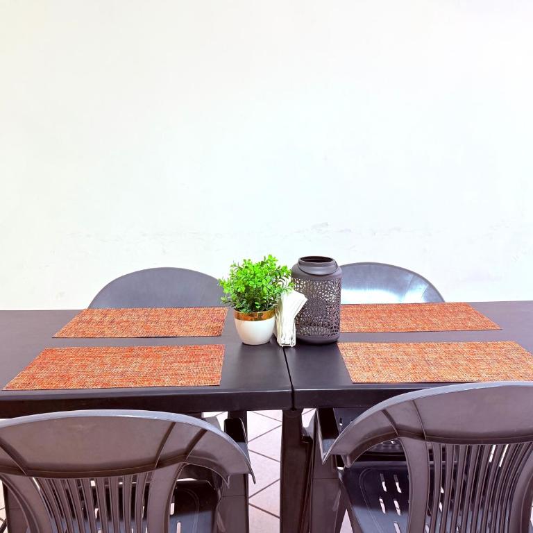 Casa Baraka, Casa Vacacional en Mazatlán cerca de Malecón, Centro Histórico y Playa - Three-Bedroom Townhouse - 12