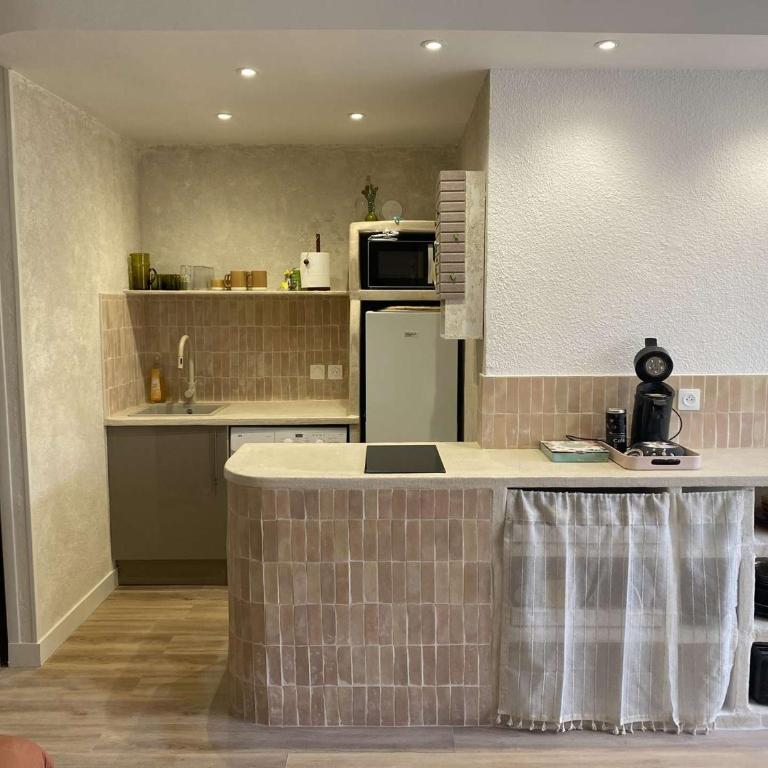 Charmant T2 avec Jardinet, Parking Privé, à 150m de la Plage – Sud, 4 Pers. - FR-1-701-68 - Apartment - 9