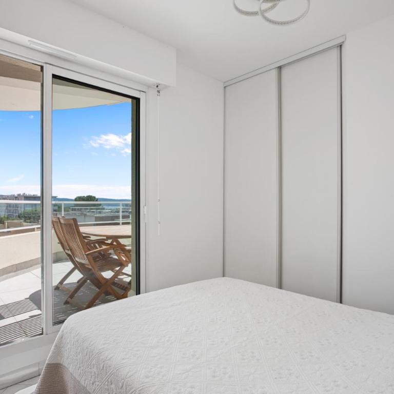 2 pièces avec terrasse vue mer - Appartement Supérieur - Vue sur Ville - 10
