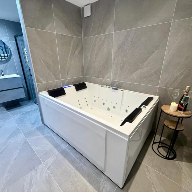 Les Reflets de l'interdit - Appartement 2 Chambres - 11