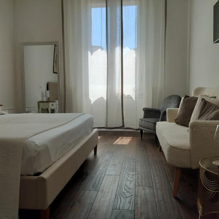 Paoletti Apartment Florence - Two-Bedroom Apartment with Terrace - 17
