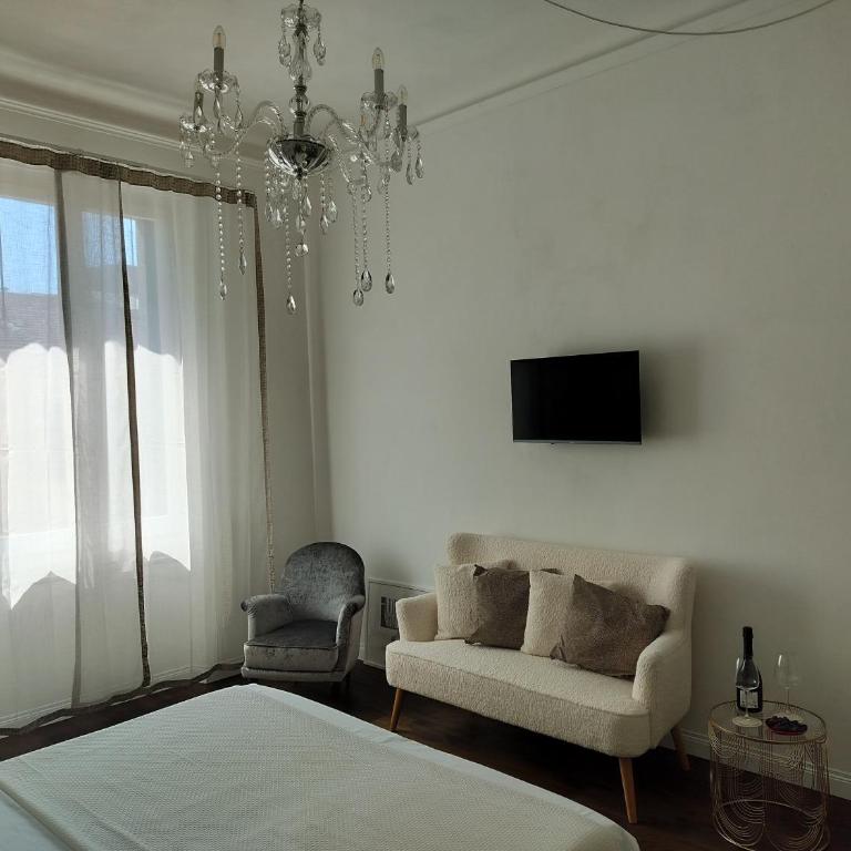 Paoletti Apartment Florence - Two-Bedroom Apartment with Terrace - 16