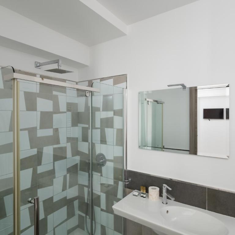 Orange Suites - De Vivo Realty Sorrento - Camera Familiare con Balcone - 11