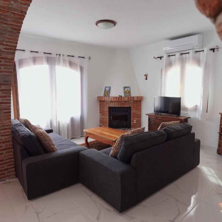 R1360 Alhama 54 - Three-Bedroom Apartment with Sea View - 8