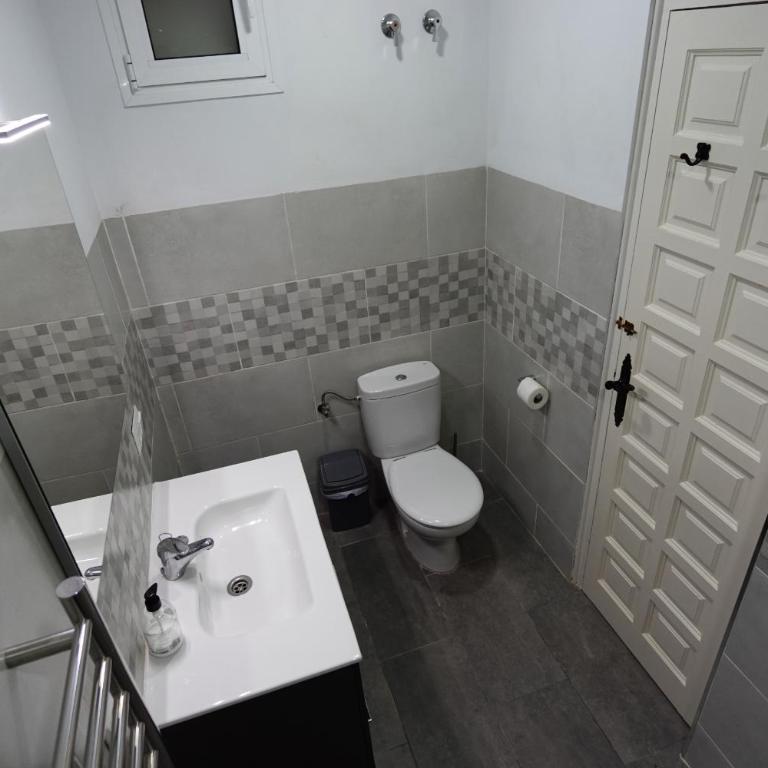R1360 Alhama 54 - Three-Bedroom Apartment with Sea View - 23