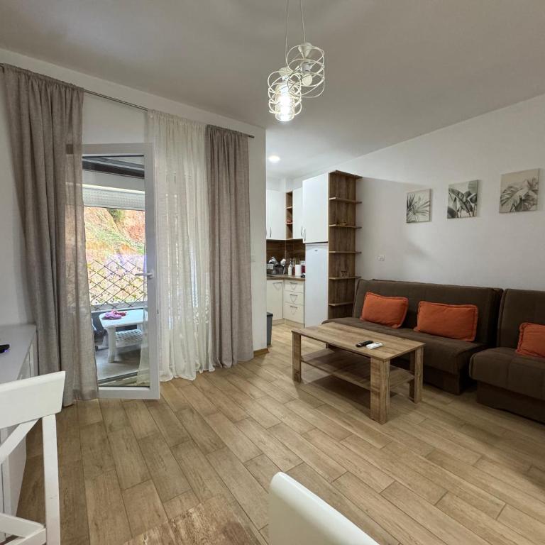 Old Bakery Budva - Studio-Apartment mit Balkon - 6