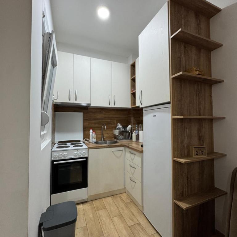 Old Bakery Budva - Studio-Apartment mit Balkon - 4