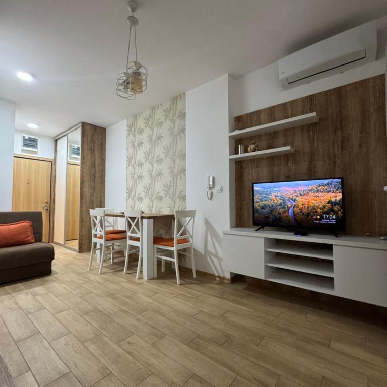 Old Bakery Budva - Studio-Apartment mit Balkon - 2