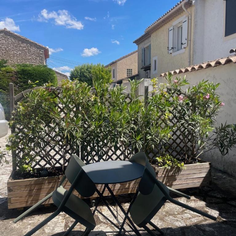 Jolie maison de ville, parking et jardin privés - Casa con 2 Camere da Letto - 16