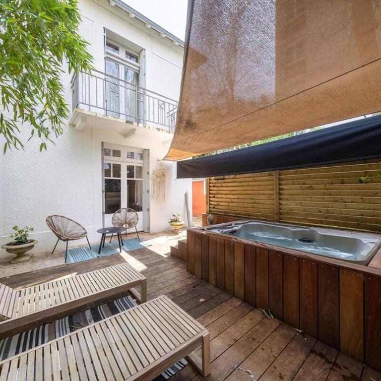 Maison de famille centre ville Parking & Jacuzzi - Maison de Vacances - 46