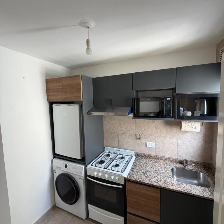 Dos ambientes, moderno y luminoso! - One-Bedroom Apartment - 4