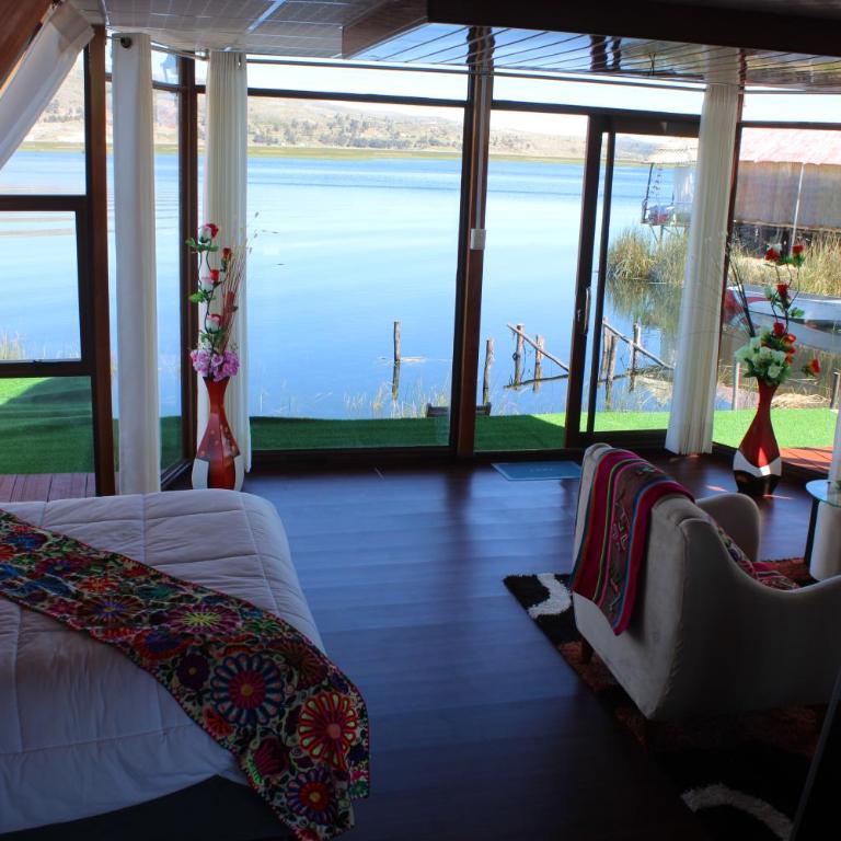 Titicaca Wara wara Lodge - Family Room with Lake View - 1