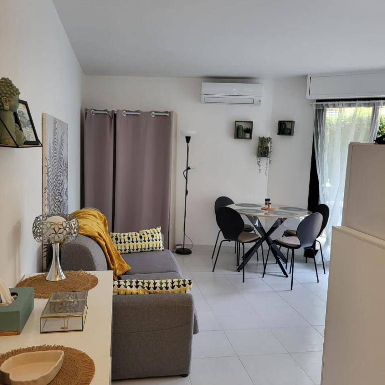 ideal apartment - One-Bedroom Apartment - 1